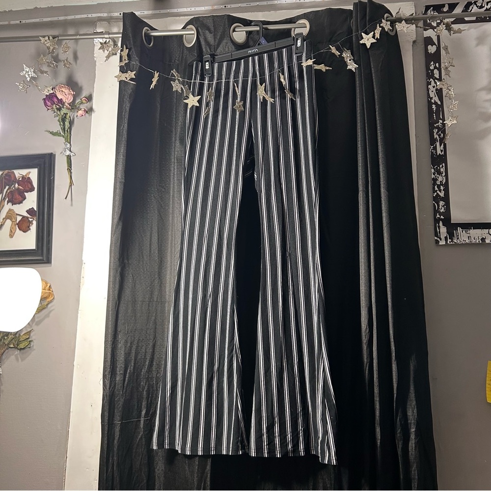 Black and White Striped Flare Leggings
